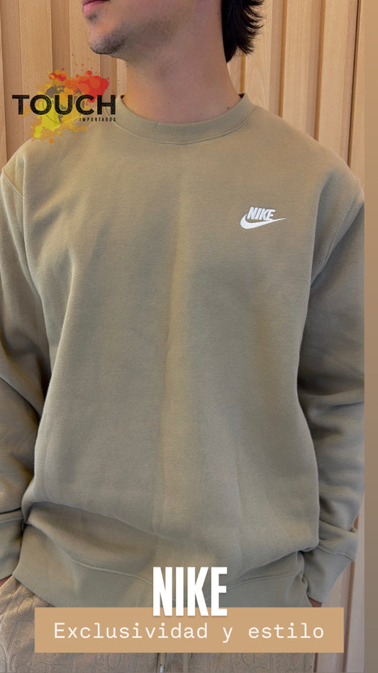 BUZO NIKE