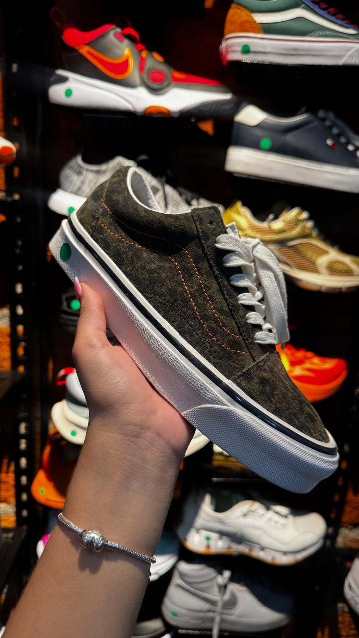 🖤 VANS OSCUROS